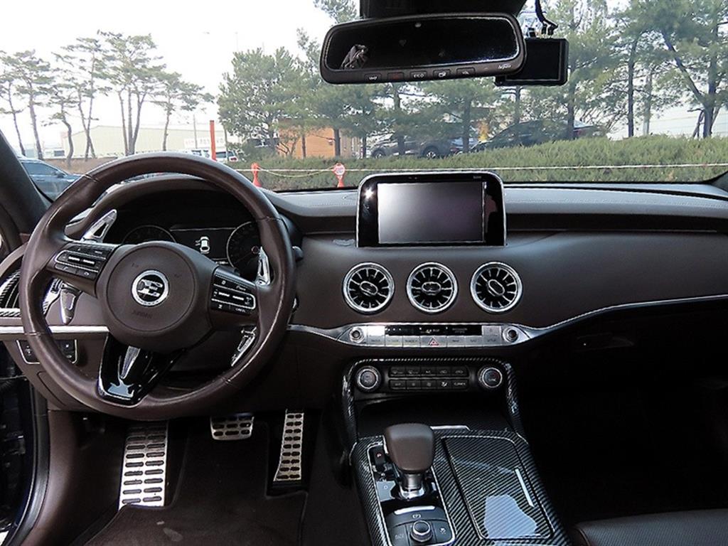 KIA Stinger - Vista 7