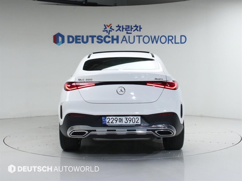 Mercedes Benz GLC Class - Vista 4