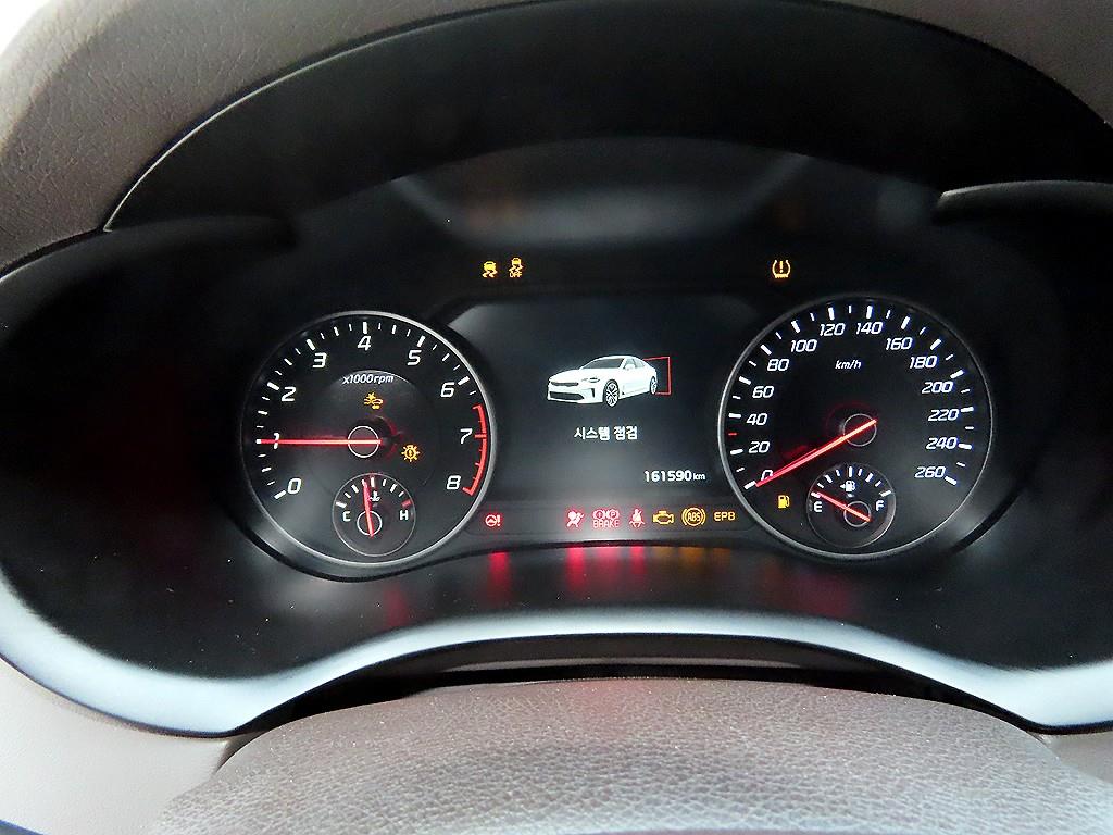 KIA Stinger - Vista 9