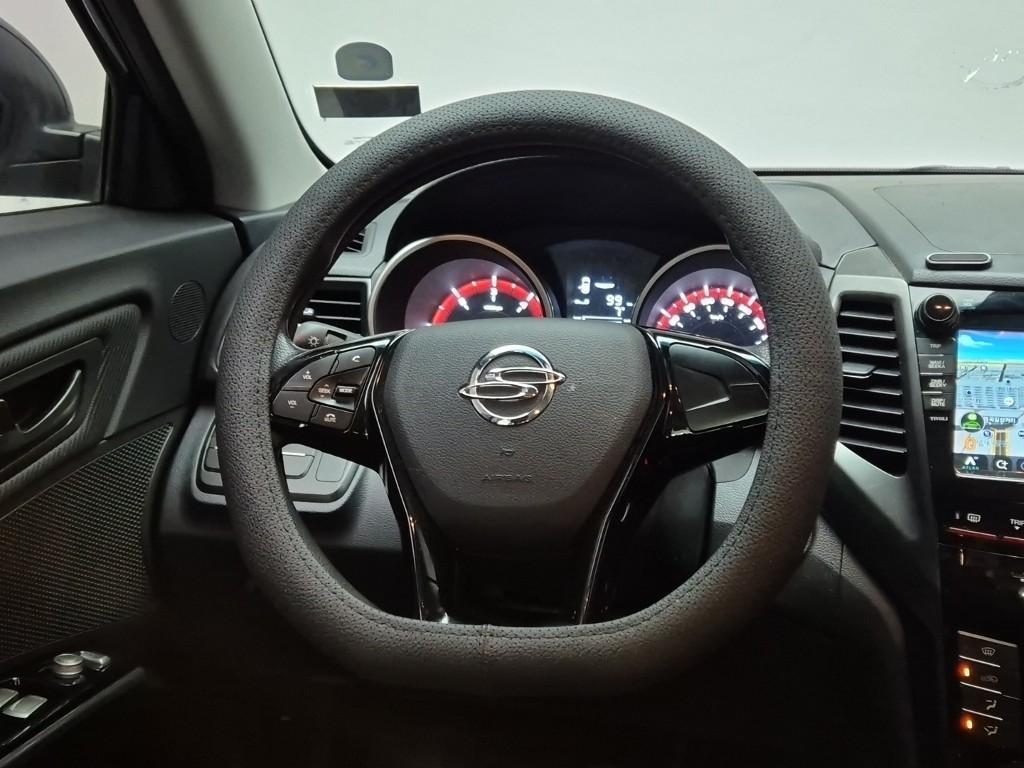 Ssangyong Tivoli - Vista 9