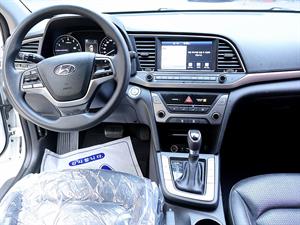 HYUNDAI Avante - Vista 10