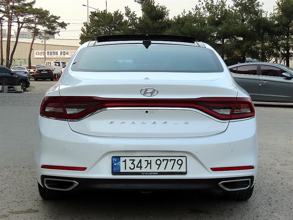 HYUNDAI Grandeur - Vista 4