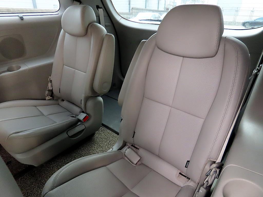 KIA Carnival - Vista 7