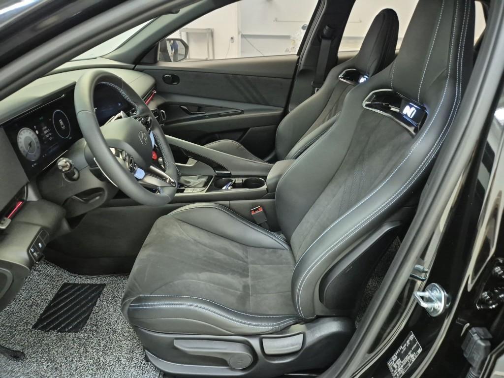 HYUNDAI Avante - Vista 9