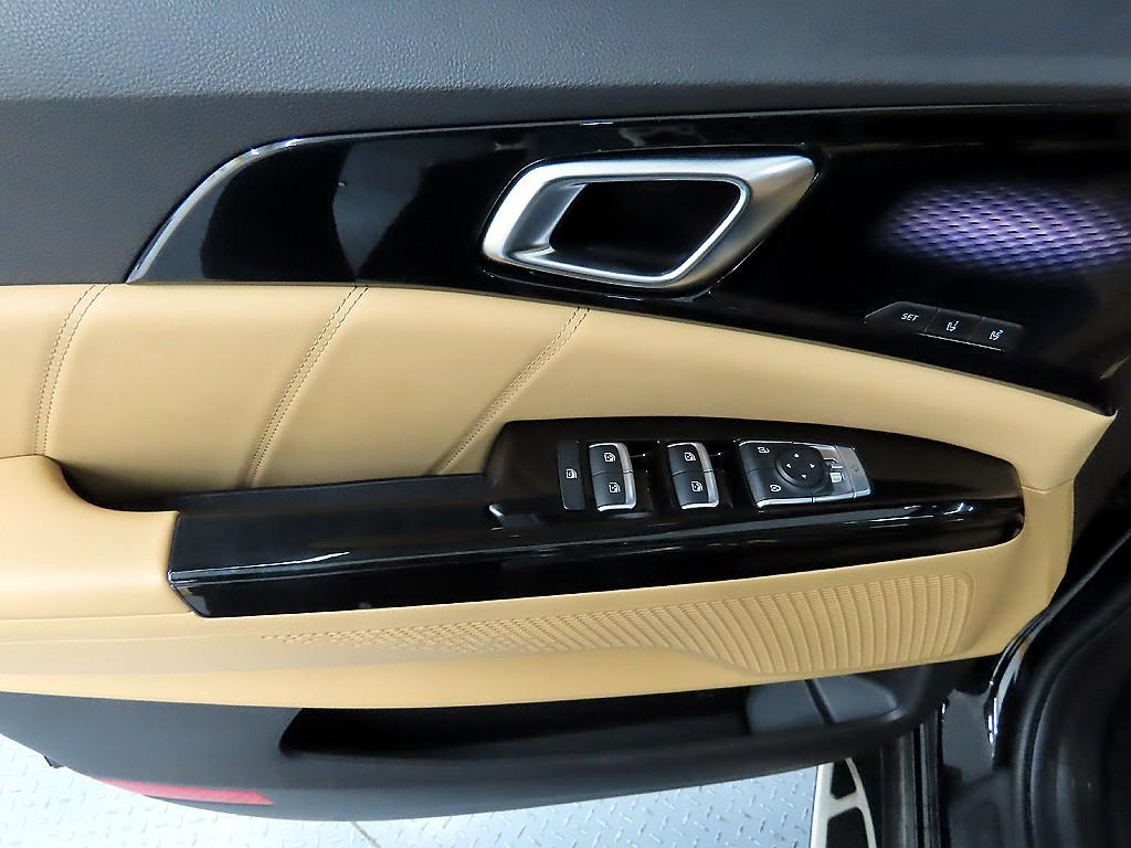 KIA Carnival - Vista 12