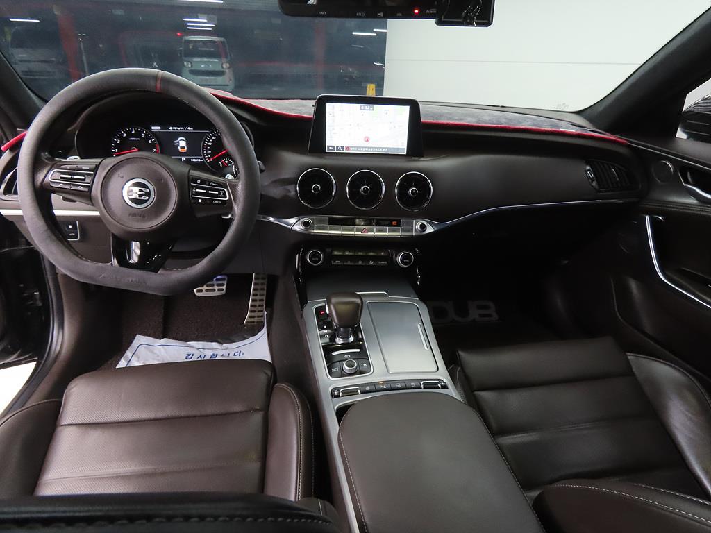 KIA Stinger - Vista 7