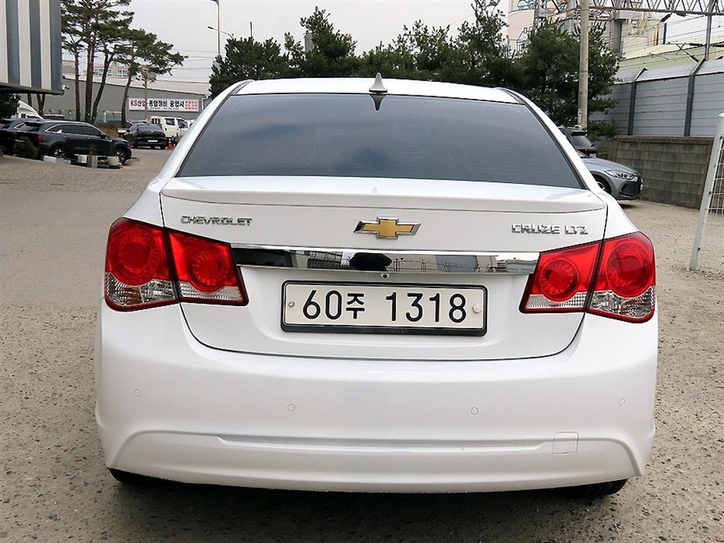 Chevrolet Cruise - Vista 4