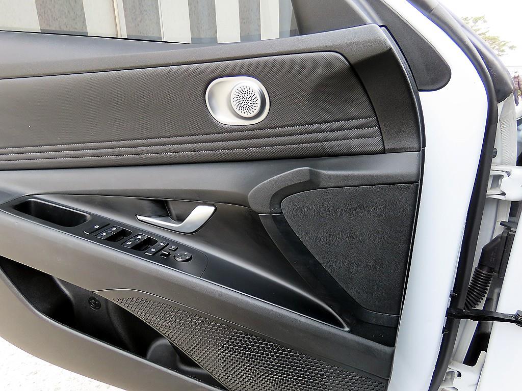 HYUNDAI Avante - Vista 11