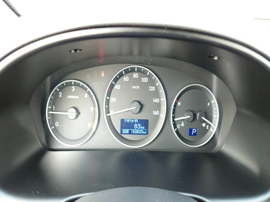 HYUNDAI Starex - Vista 8