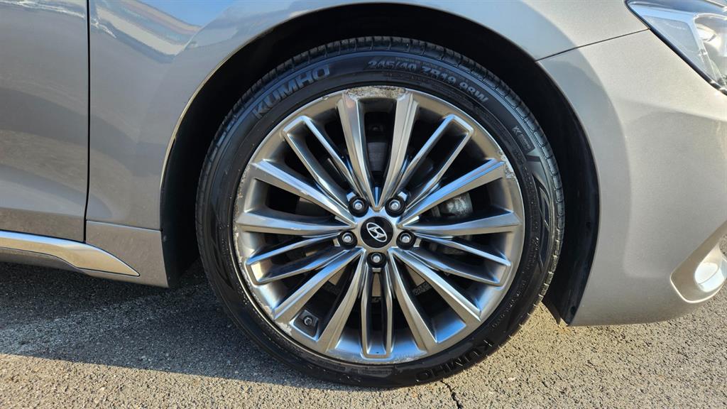 HYUNDAI Grandeur - Vista 5