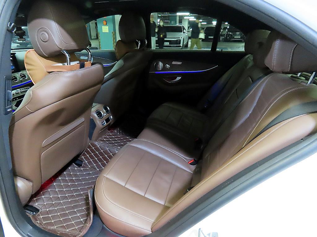 Mercedes Benz E class - Vista 7