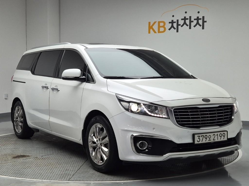 KIA Carnival - Vista 4