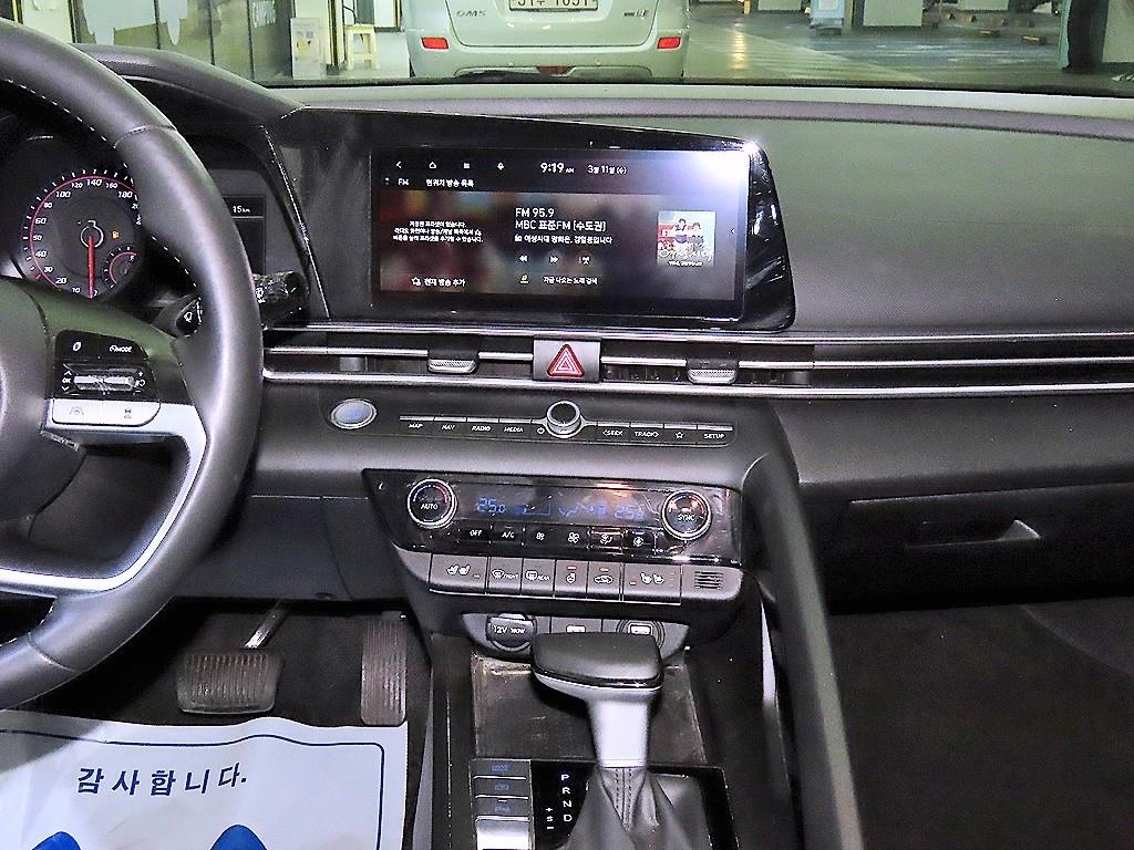 HYUNDAI Avante - Vista 11