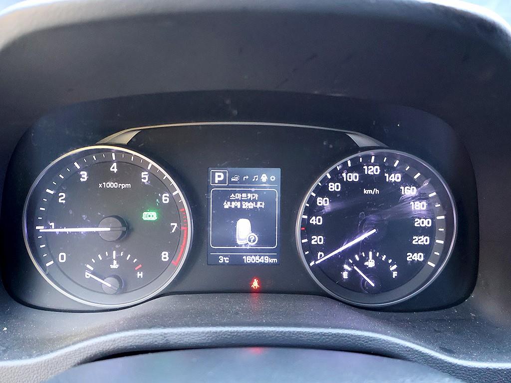 HYUNDAI Avante - Vista 11