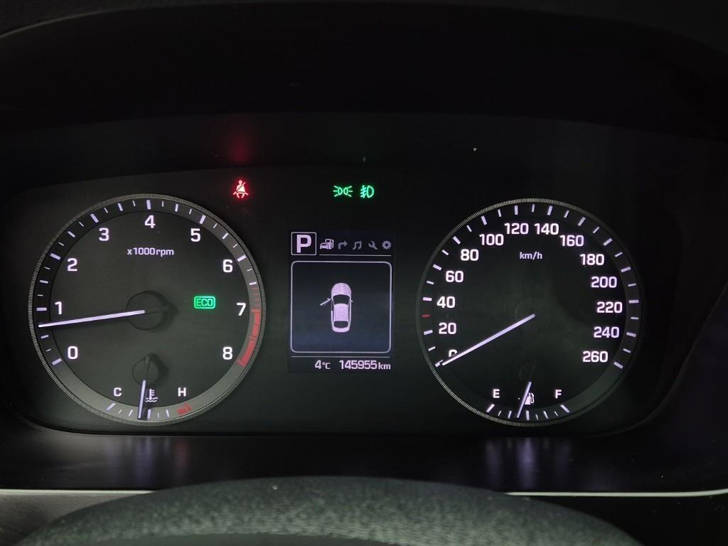 HYUNDAI Sonata - Vista 6