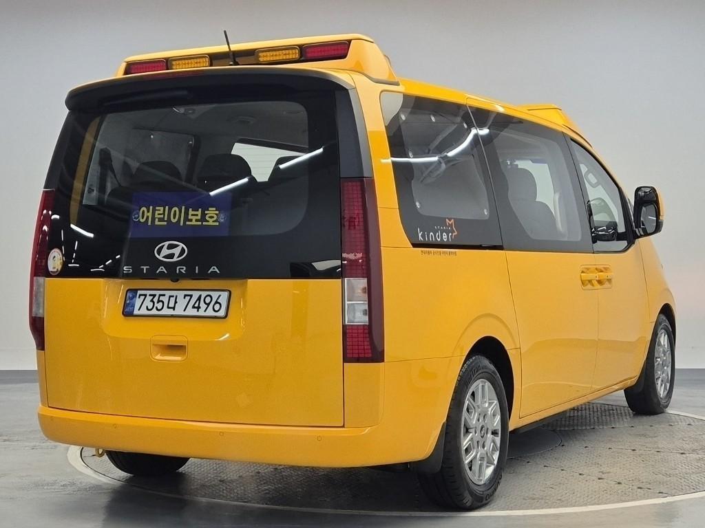 HYUNDAI Staria - Vista 4