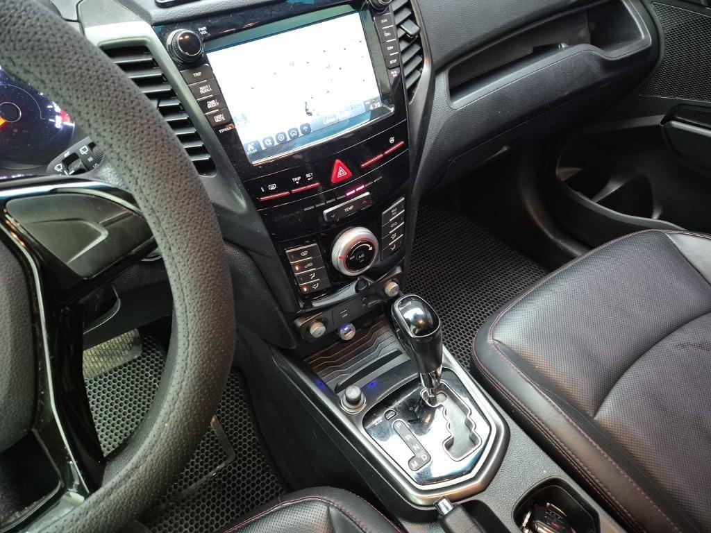 Ssangyong Tivoli - Vista 10