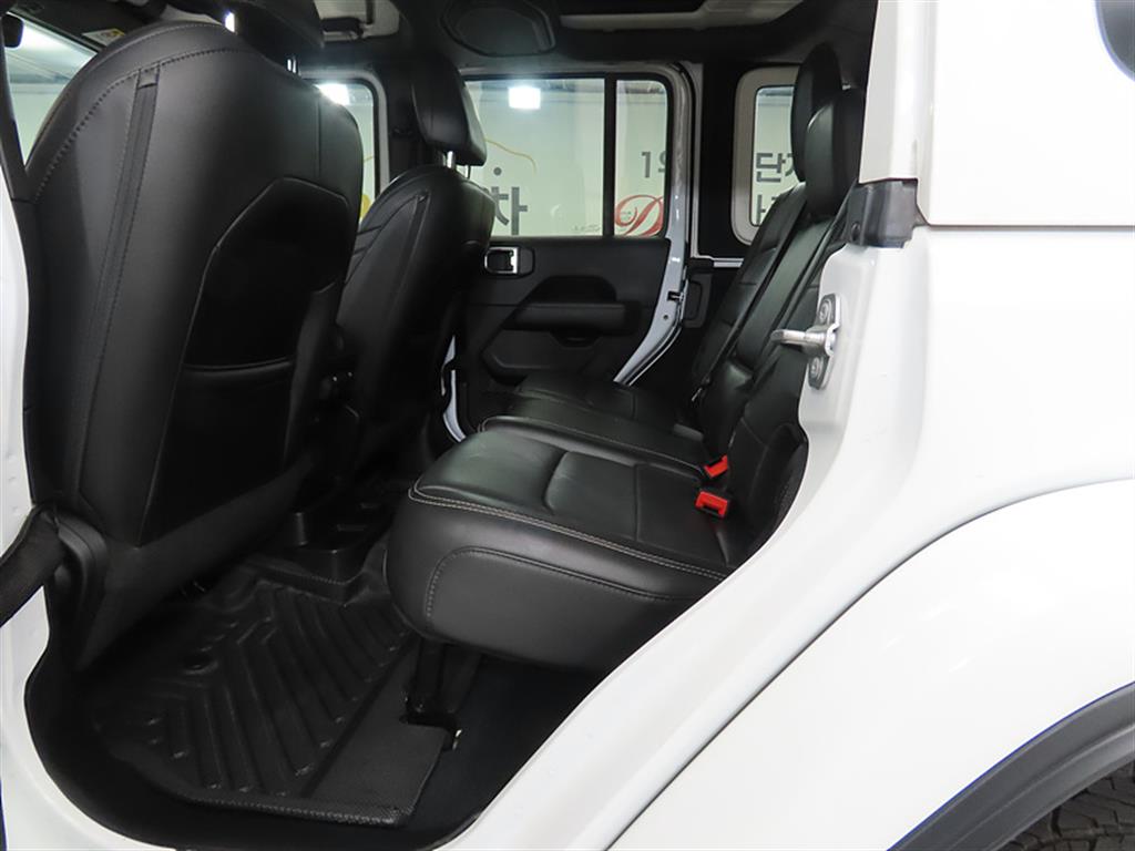 Jeep Wrangler - Vista 6