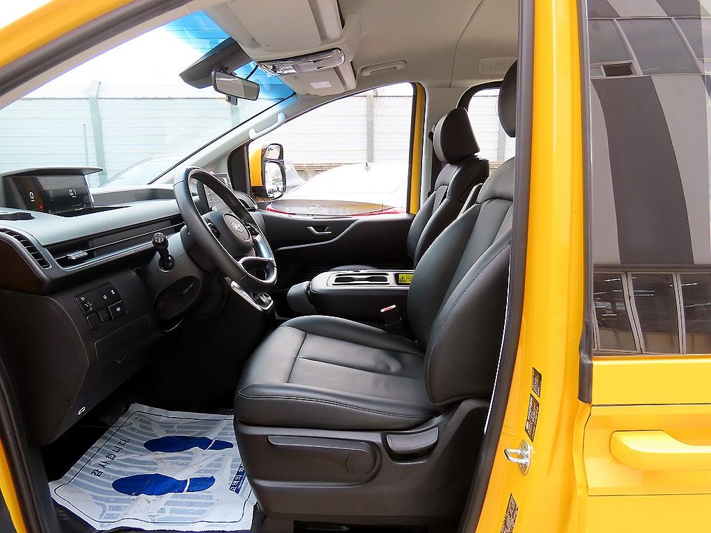 HYUNDAI Staria - Vista 5