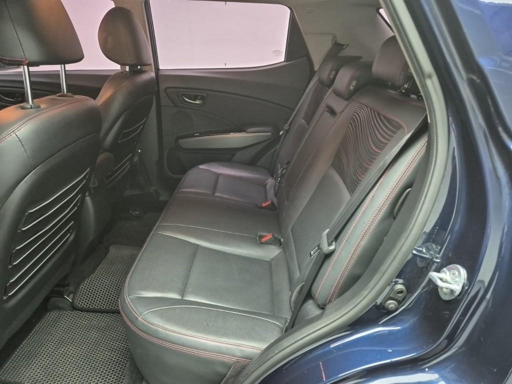 Ssangyong Tivoli - Vista 12