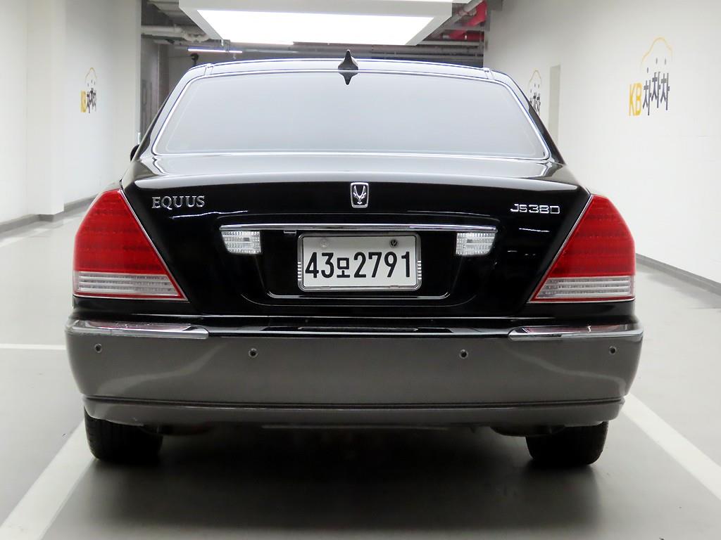 HYUNDAI Equus - Vista 3