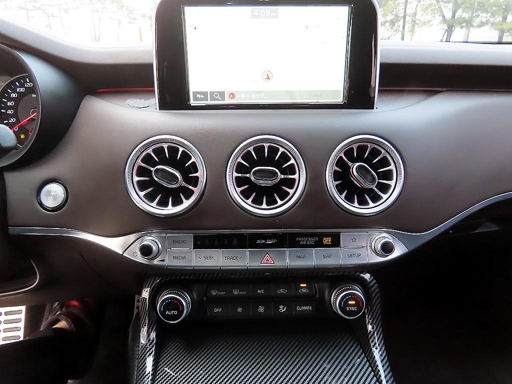 KIA Stinger - Vista 12