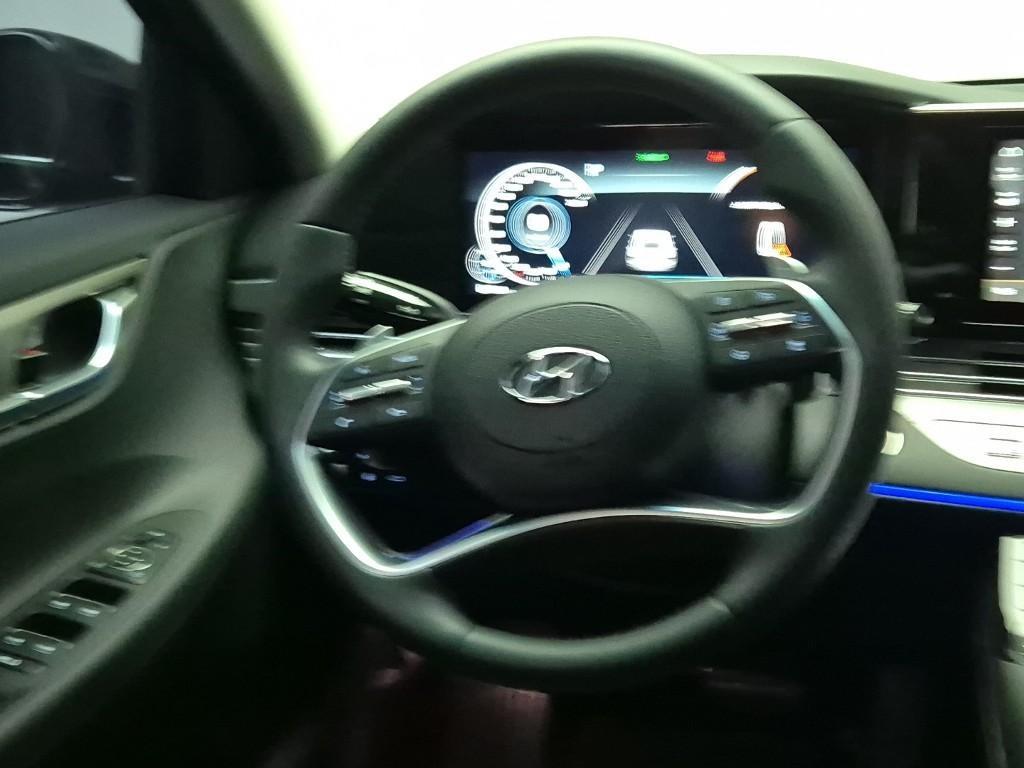 HYUNDAI Grandeur - Vista 9