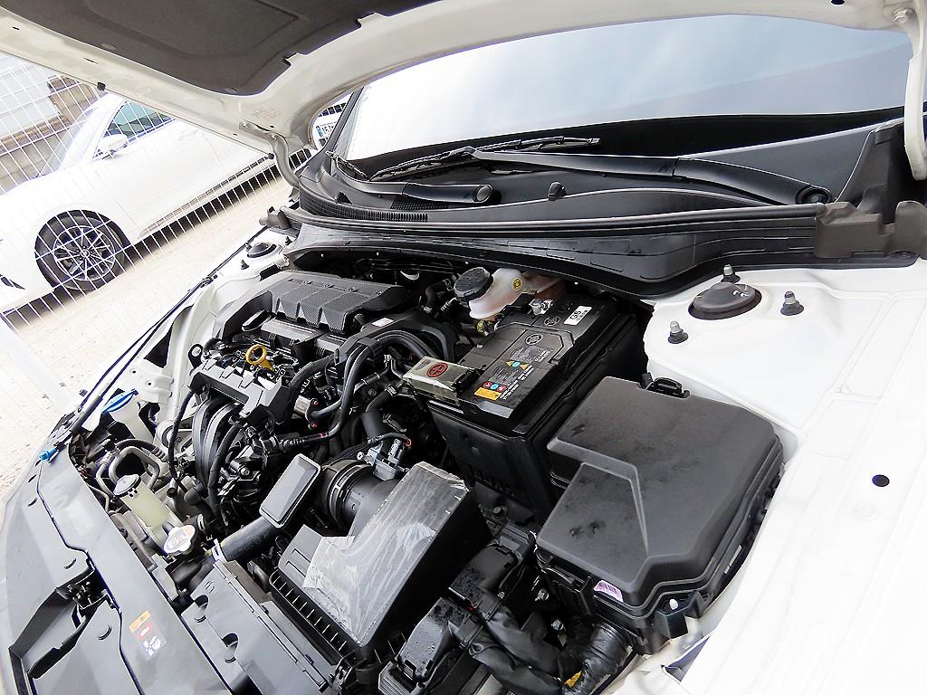 HYUNDAI Avante 2024 Blanco - Importación desde Corea - HF Imports Iquique - Foto 18