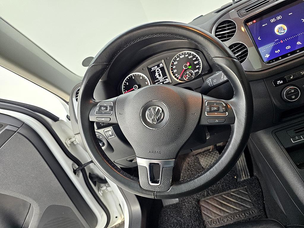 Volkswagen Tiguan - Vista 11
