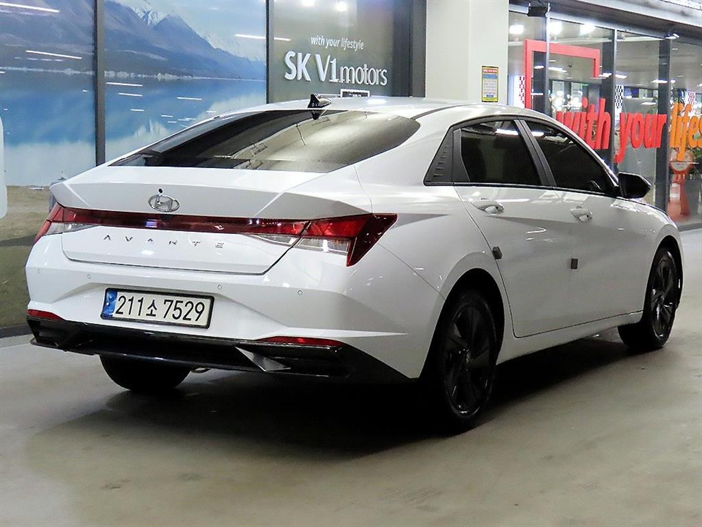 HYUNDAI Avante - Vista 4