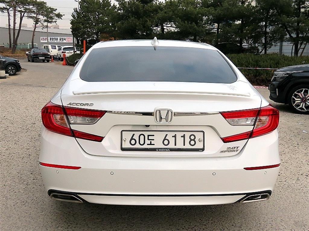 Honda Accord - Vista 4