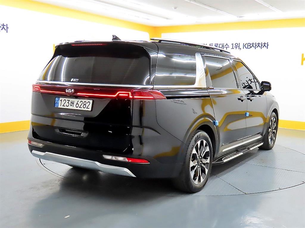 KIA Carnival - Vista 4