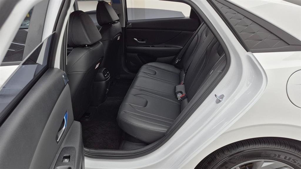 HYUNDAI Avante - Vista 6