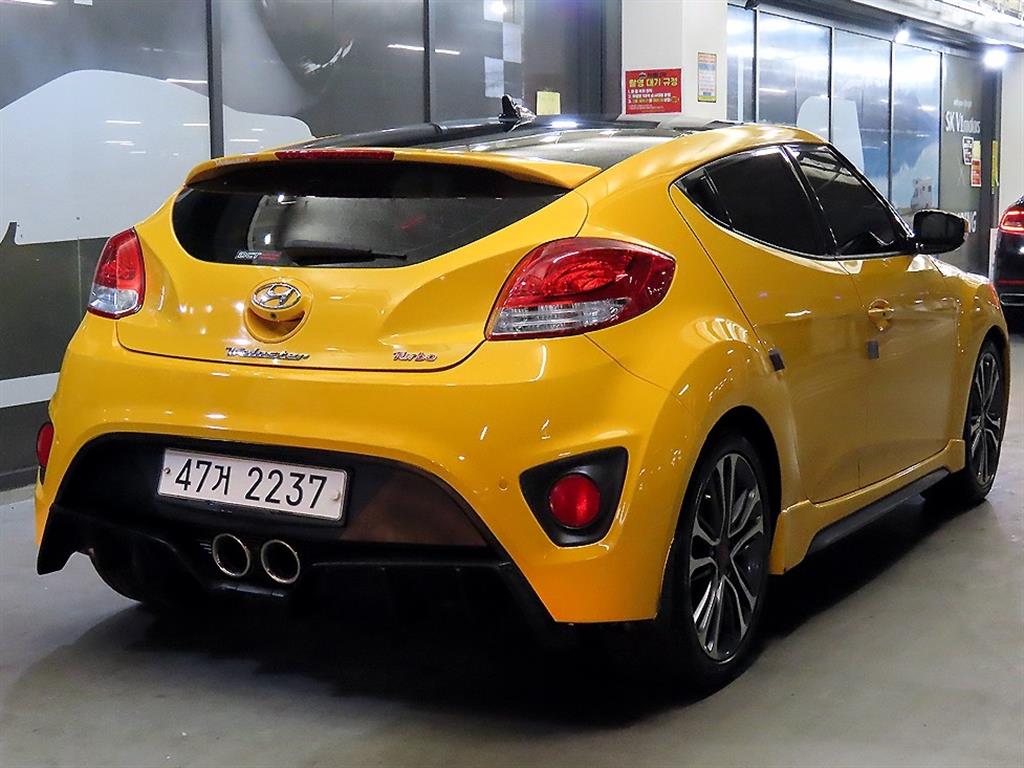 HYUNDAI Veloster - Vista 4