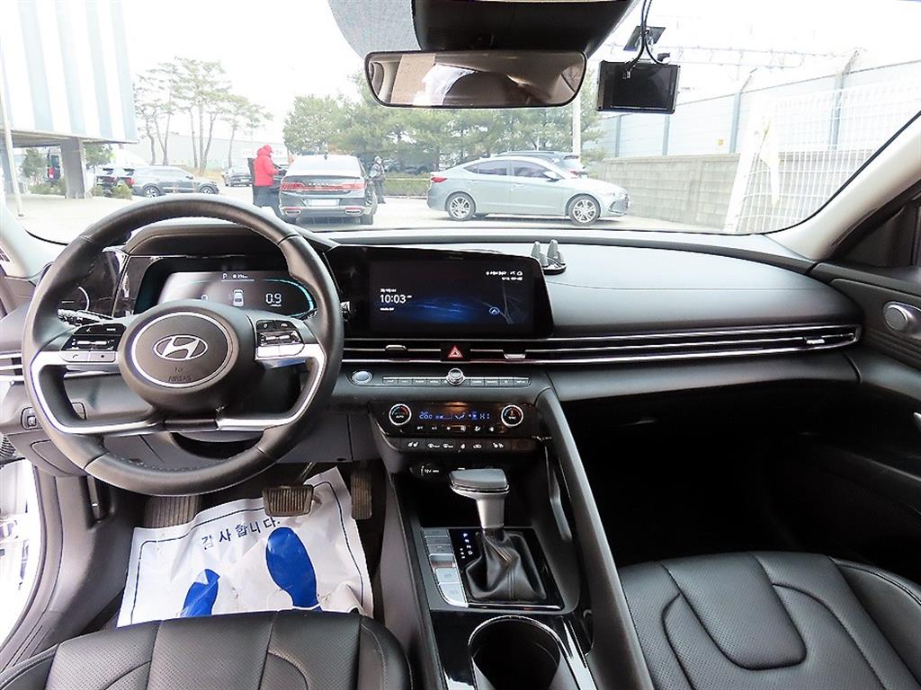 HYUNDAI Avante - Vista 7