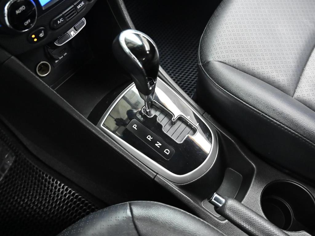 HYUNDAI Accent - Vista 11