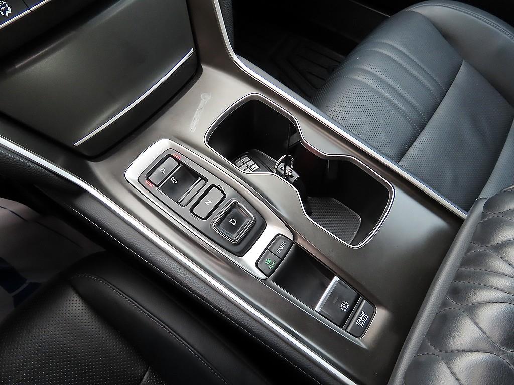 Honda Accord - Vista 11