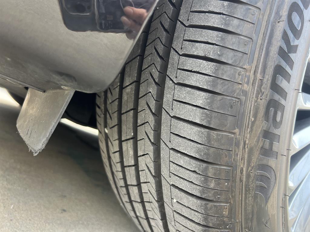 Genesis G90 - Vista 11