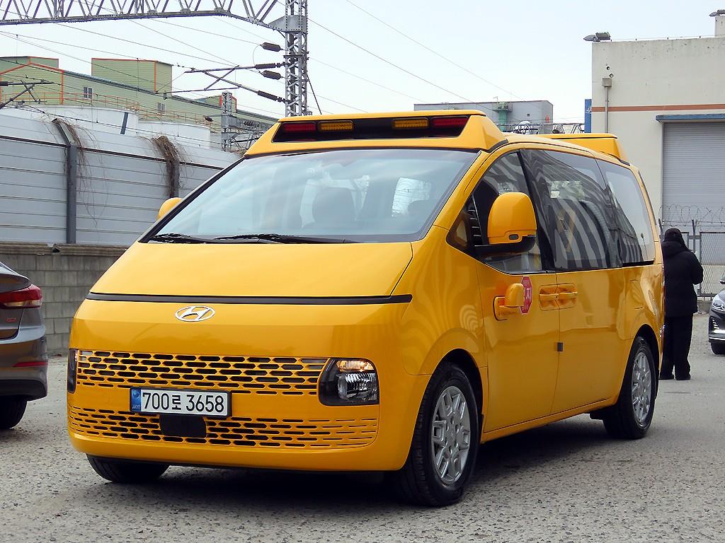 HYUNDAI Staria - Vista 2