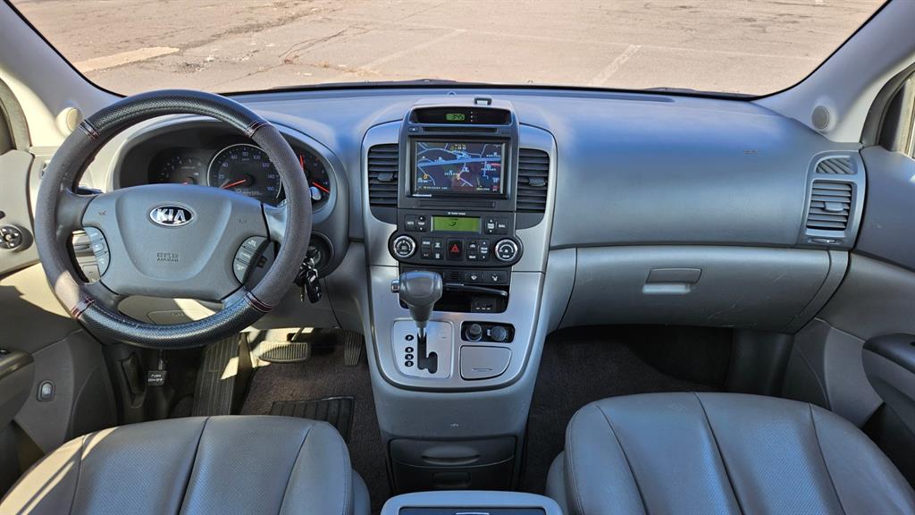 KIA Carnival - Vista 7