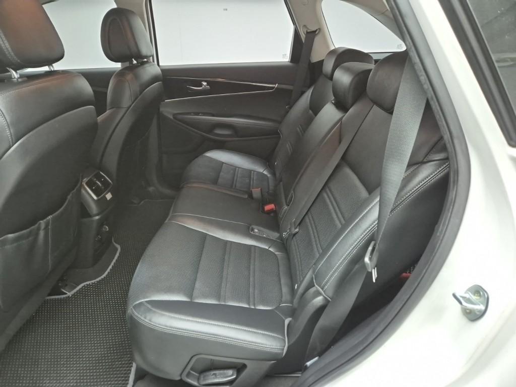 KIA Sorento - Vista 12