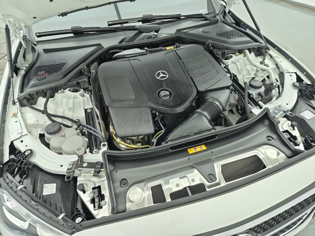 Mercedes Benz E class - Vista 6