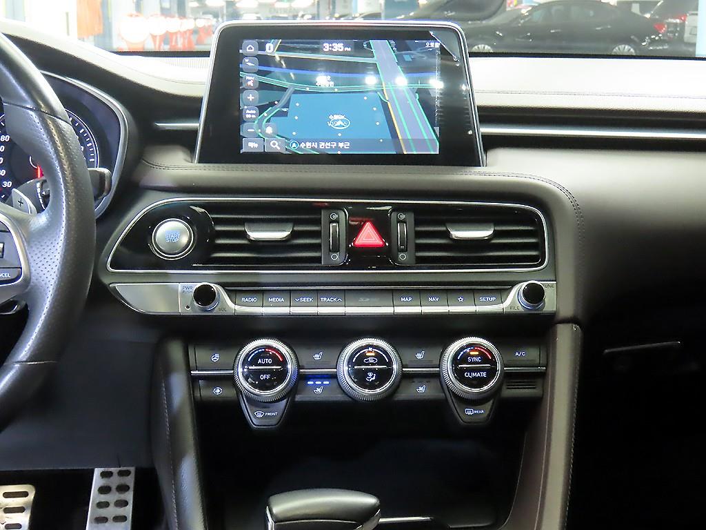 Genesis G70 - Vista 11