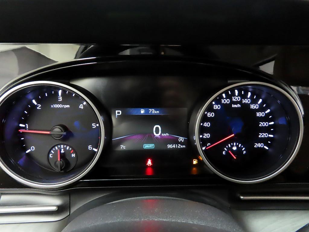 KIA Carnival - Vista 5