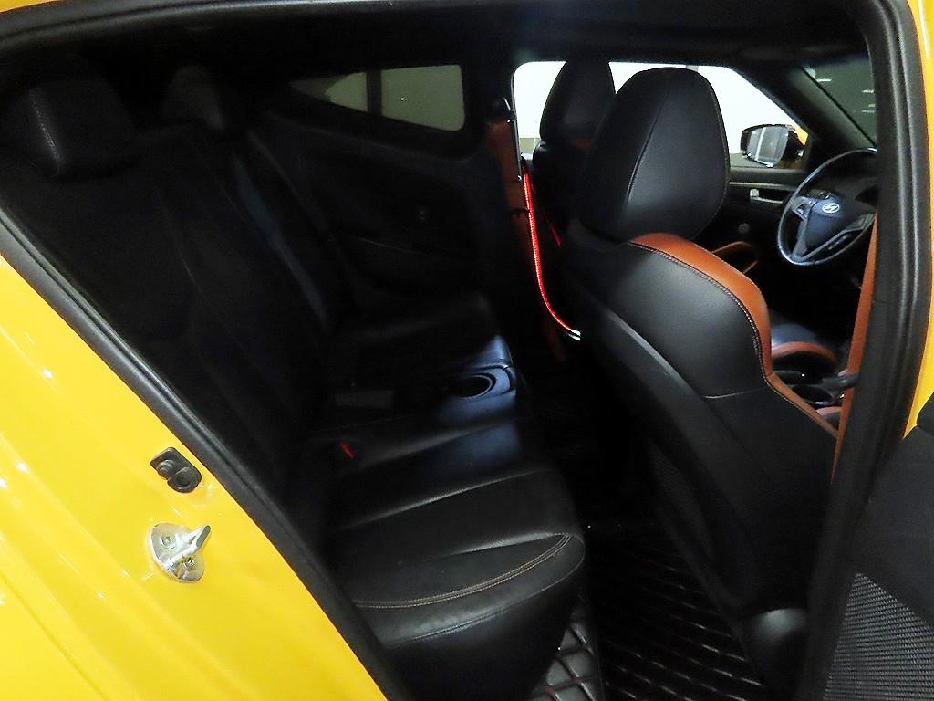 HYUNDAI Veloster - Vista 7