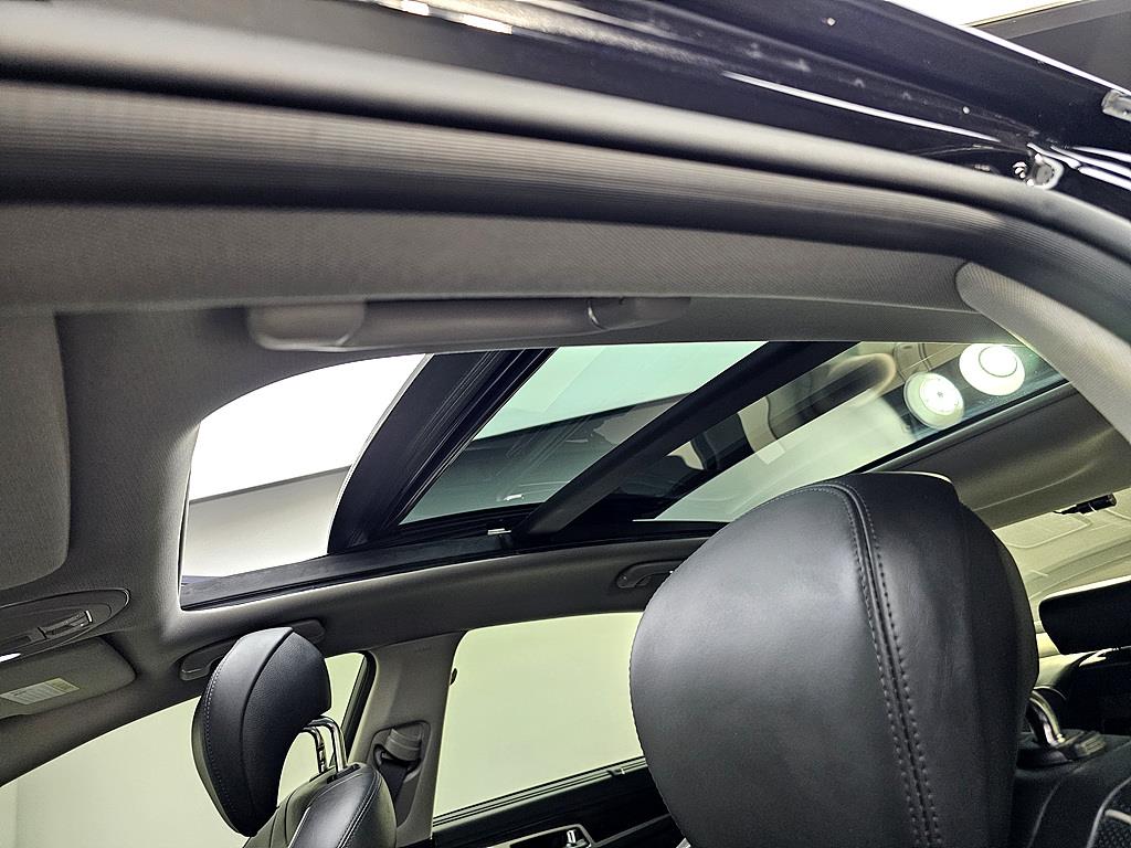 HYUNDAI Genesis - Vista 12