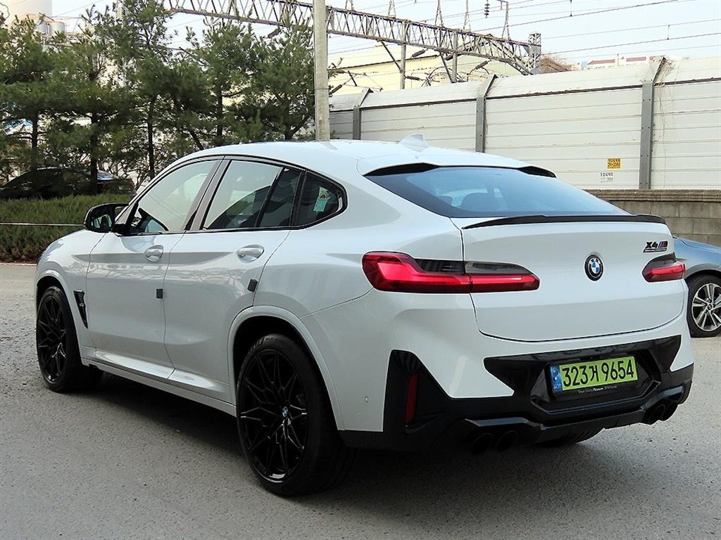 BMW X4M - Vista 3