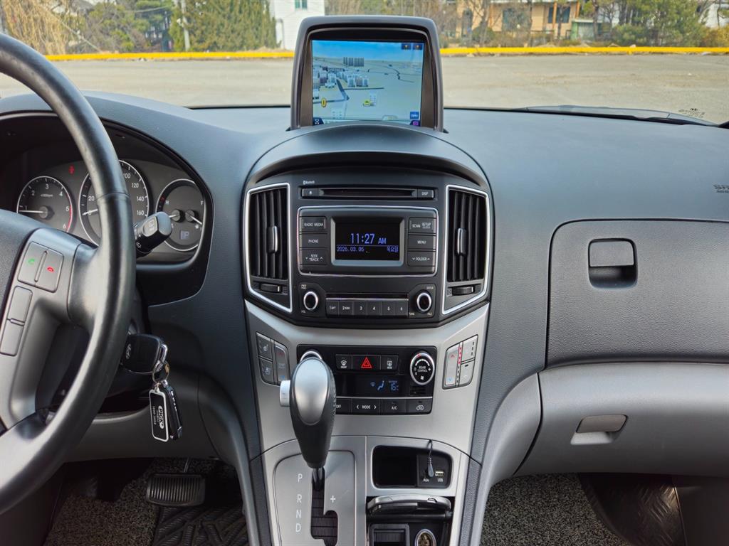 HYUNDAI Starex - Vista 9