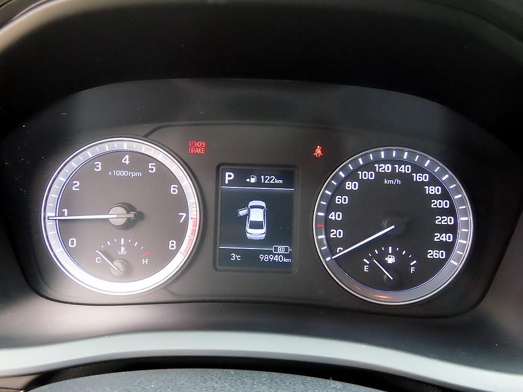 HYUNDAI Sonata - Vista 9