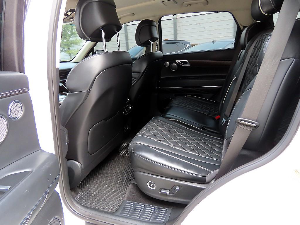 Genesis GV80 - Vista 6